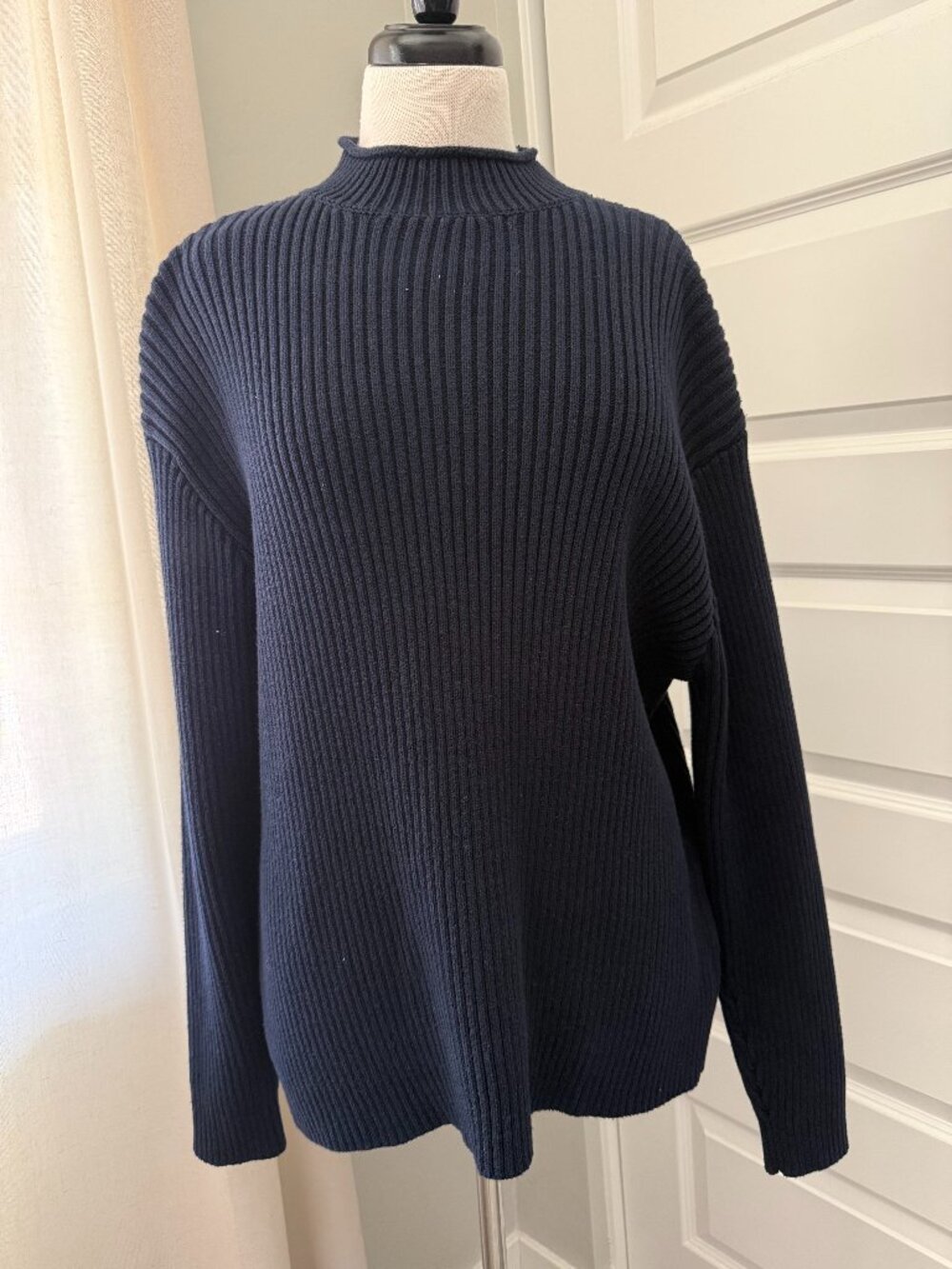Brandy Melville Rolled Mock Neck Sweater : Small